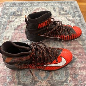 NWOT NIKE football cleats